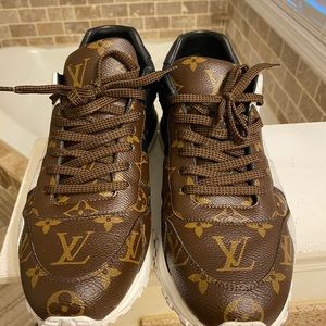 Like New Louis Vuitton Shoes